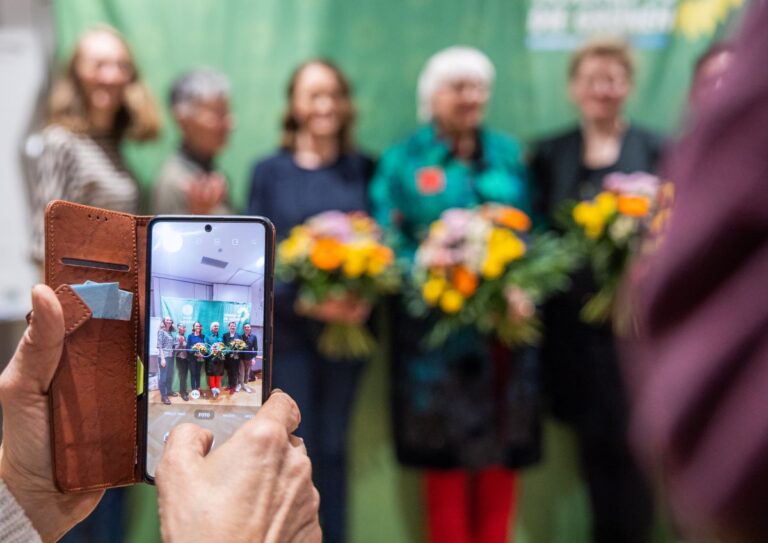 Abschied von Ekin Deligöz beim Bezirksparteitag in Memmingen – Bundestags-Voten für Claudia Roth, Andrea Wörle und Maria Wißmiller