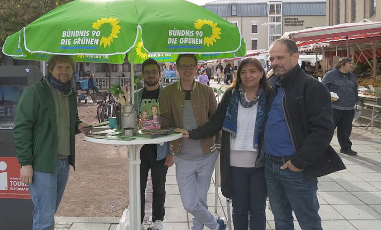 Grüne Prominenz auf dem Wochenmarkt