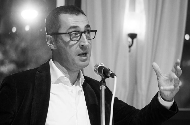 „Frag Özdemir“